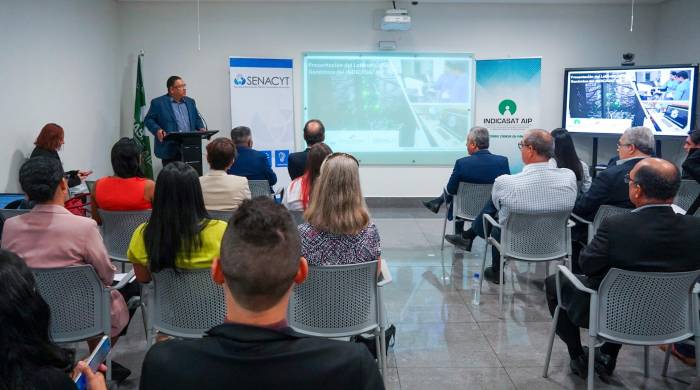 Presentación del laboratorio en la sede del Indicasat AIP. Presentación del laboratorio en la sede del Indicasat AIP.