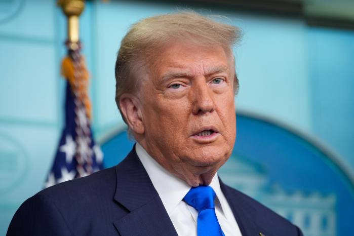 En un arrebato extraordinario en su plataforma Truth Social, Trump criticó duramente a Teherán por afirmar que ganó la guerra contra Israel. En un arrebato extraordinario en su plataforma Truth Social, Trump criticó duramente a Teherán por afirmar que ganó la guerra contra Israel.