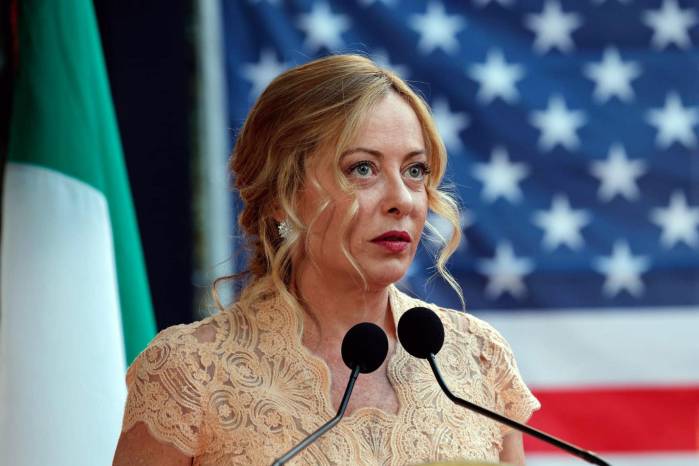 Primera ministra de Italia, Giorgi Meloni condecoró a Bruno por sus acciones de rescate. Primera ministra de Italia, Giorgi Meloni condecoró a Bruno por sus acciones de rescate.