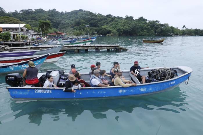 Desde Panamá, algunos migrantes toman la ruta por el océano Pacífico hacia la ciudad colombiana de Buenaventura. Desde Panamá, algunos migrantes toman la ruta por el océano Pacífico hacia la ciudad colombiana de Buenaventura.