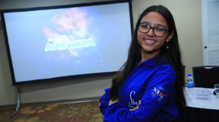 Lía Fernández Gutiérrez, de 13 años de edad, pasó tres meses en el Space Center de la NASA en Houston, Texas (Estados Unidos). Lía Fernández Gutiérrez, de 13 años de edad, pasó tres meses en el Space Center de la NASA en Houston, Texas (Estados Unidos).