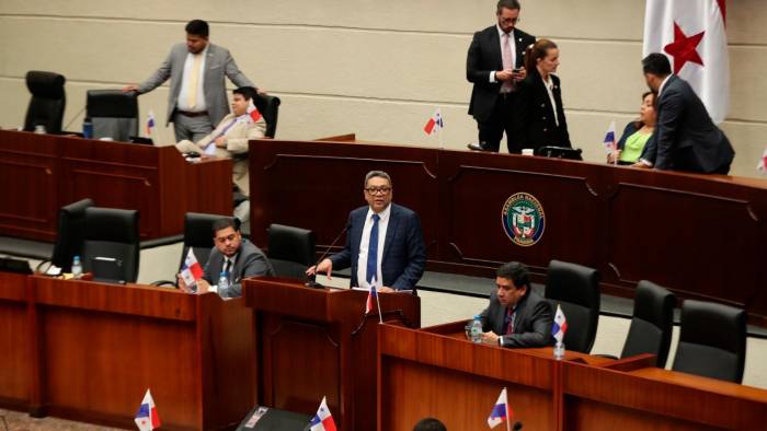 Los diputados sesionaron ayer por espacio de cinco horas para concluir con el segundo bloque. Los diputados sesionaron ayer por espacio de cinco horas para concluir con el segundo bloque.