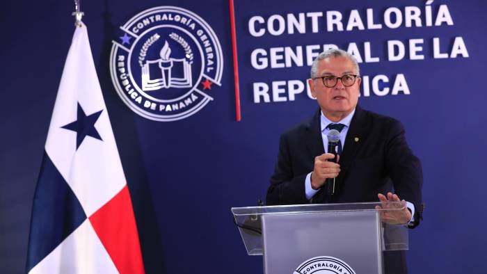 El contralor Anel Flores dijo que los suplentes tampoco deben recibir pagos, pero lo hacen mediante subterfugios. El contralor Anel Flores dijo que los suplentes tampoco deben recibir pagos, pero lo hacen mediante subterfugios.