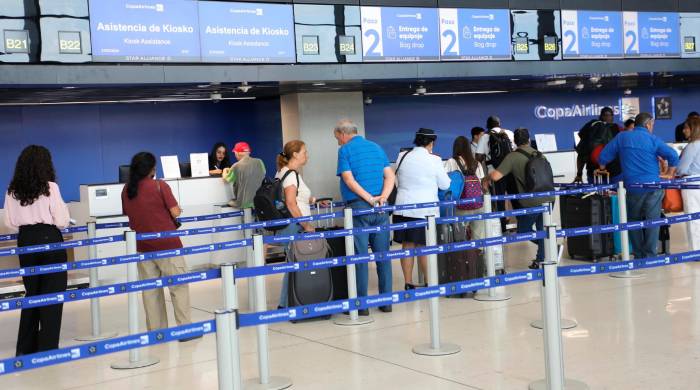 En el aeropuerto Internacional de Tocumen operan 32 líneas aéreas, 17 aerolíneas de pasajeros y 15 de carga. En el aeropuerto Internacional de Tocumen operan 32 líneas aéreas, 17 aerolíneas de pasajeros y 15 de carga.