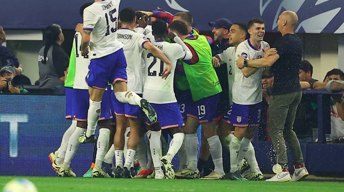 Jugadores de Estados Unidos celebran un gol ante México. Jugadores de Estados Unidos celebran un gol ante México.