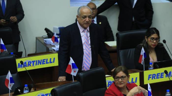 Diputado Luis Eduardo Camacho. Entre los proponentes aparecen diputados de Cambio Democrático, RM, Molirena, Alianza y el Partido Panameñista. Diputado Luis Eduardo Camacho. Entre los proponentes aparecen diputados de Cambio Democrático, RM, Molirena, Alianza y el Partido Panameñista.