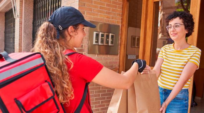 Los repartidores de comida en Panamá son en su mayoría extranjeros. Los repartidores de comida en Panamá son en su mayoría extranjeros.