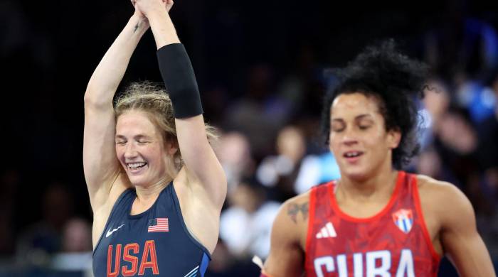 La estadounidense Sarah Ann Hildebrandt celebra su victoria ante la cubana Yusneylis Guzman Lopez. La estadounidense Sarah Ann Hildebrandt celebra su victoria ante la cubana Yusneylis Guzman Lopez.