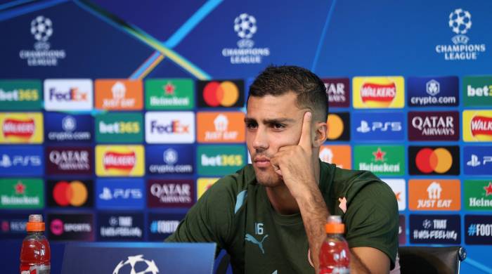 Rodrigo Hernández, centrocampista del Manchester City, durante la rueda de prensa. Rodrigo Hernández, centrocampista del Manchester City, durante la rueda de prensa.