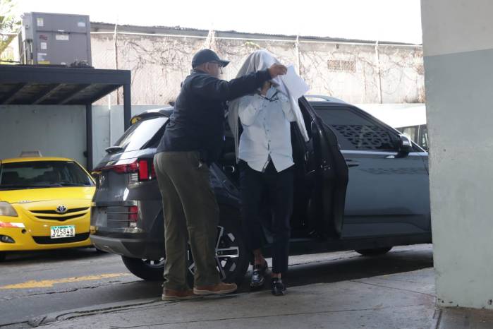 ”Nando” Meneses a su llegada la sede del Sistema Penal Acusatorio. ”Nando” Meneses a su llegada la sede del Sistema Penal Acusatorio.