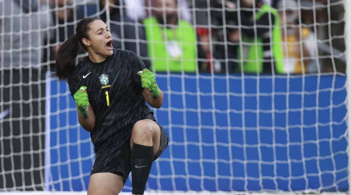 Brasil es el país con mayores logros en las competiciones de la FIFA; en su propósito de expandir el fútbol femenino se presenta como la elección adecuada. Brasil es el país con mayores logros en las competiciones de la FIFA; en su propósito de expandir el fútbol femenino se presenta como la elección adecuada.