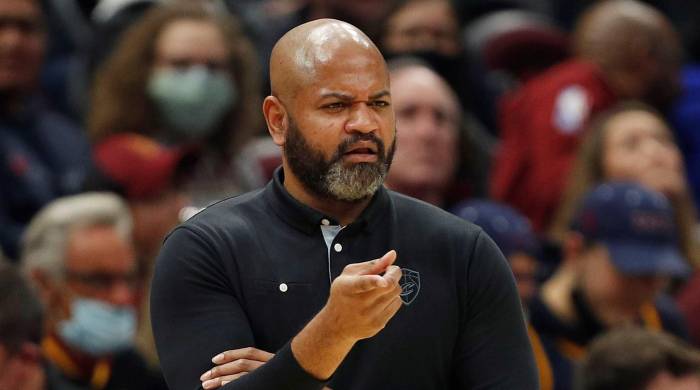 El entrenador de los Cavaliers de Cleveland, B.J. Bickerstaff El entrenador de los Cavaliers de Cleveland, B.J. Bickerstaff