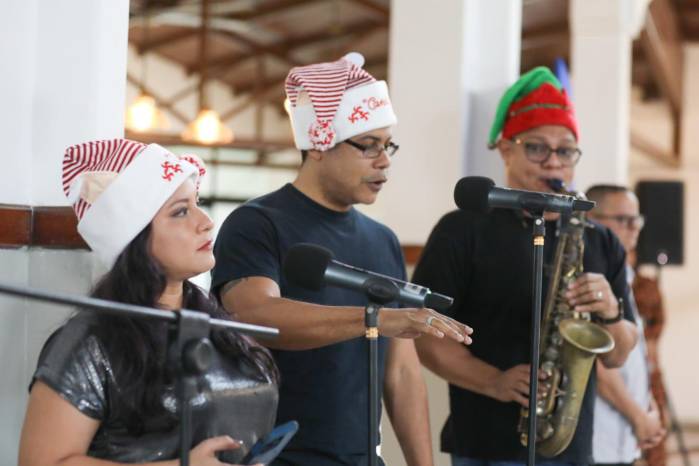 La Navidad en el Parque Omar comenzará oficialmente el lunes 1 de diciembre con el tradicional encendido del árbol de Navidad. La Navidad en el Parque Omar comenzará oficialmente el lunes 1 de diciembre con el tradicional encendido del árbol de Navidad.