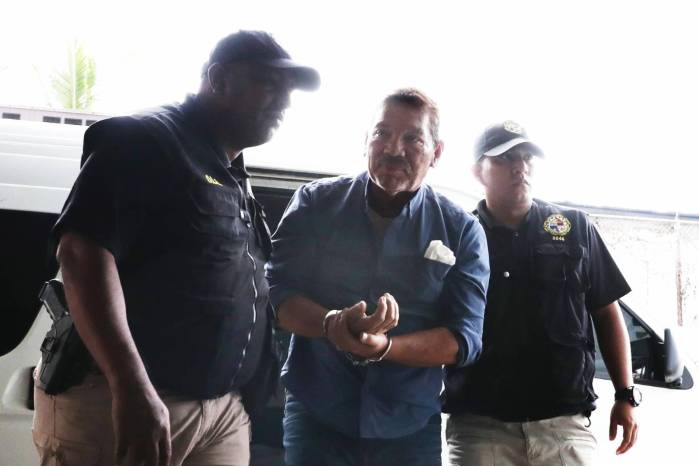 Genaro López estuvo detenido pocos días en La Nueva Joya. Actualmente tiene medida de casa por cárcel. Genaro López estuvo detenido pocos días en La Nueva Joya. Actualmente tiene medida de casa por cárcel.