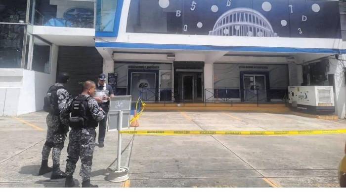 El intento de asalto se registró aproximadamente a las 12:30 del medio día de ayer domingo. El intento de asalto se registró aproximadamente a las 12:30 del medio día de ayer domingo.