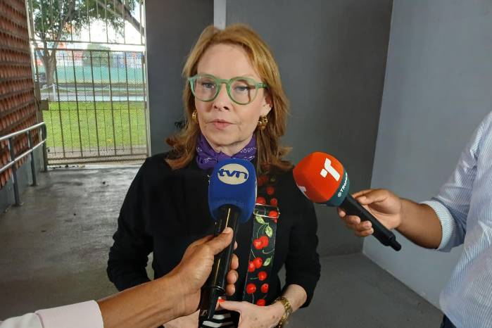Al ser consultada si sería posible que el solicitante pudiera recolectar 50 mil firmas en el circuito 8-3 Thomas indicó que ‘esto es la democracia’. Al ser consultada si sería posible que el solicitante pudiera recolectar 50 mil firmas en el circuito 8-3 Thomas indicó que ‘esto es la democracia’.