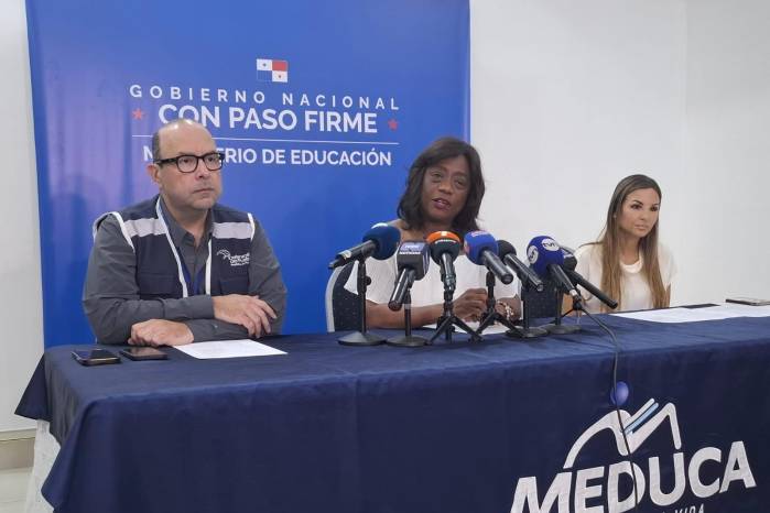 Defensor del Pueblo, ministra de Educación y directora de la Senniaf. Defensor del Pueblo, ministra de Educación y directora de la Senniaf.