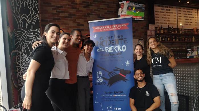 El elenco de la puesta en escena. El elenco de la puesta en escena.