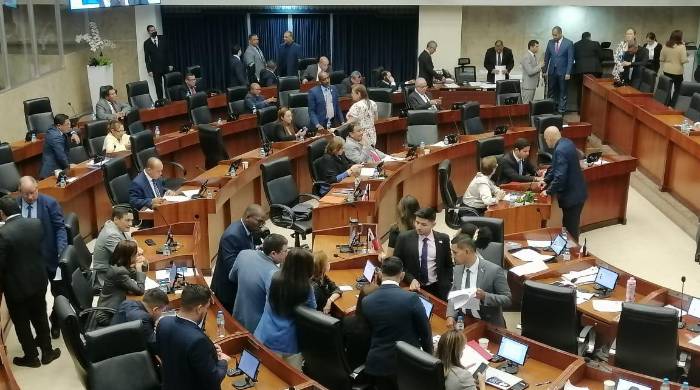 Tras ser consensuado, el proyecto modificado recibió 62 votos a favor, 0 en contra y 0 abstenciones. Tras ser consensuado, el proyecto modificado recibió 62 votos a favor, 0 en contra y 0 abstenciones.