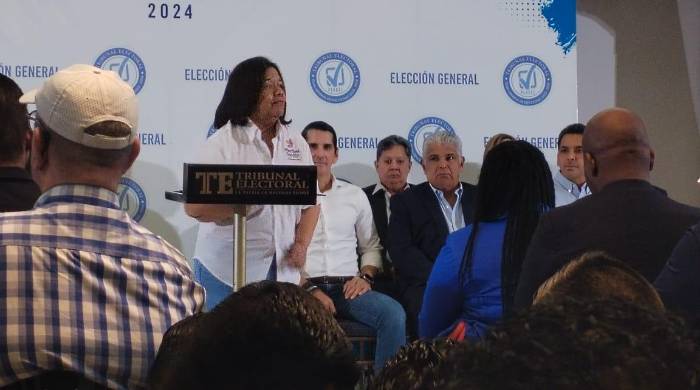 Maribel Gordón, candidata a la Presidencia de la República por la libre postulación. Maribel Gordón, candidata a la Presidencia de la República por la libre postulación.