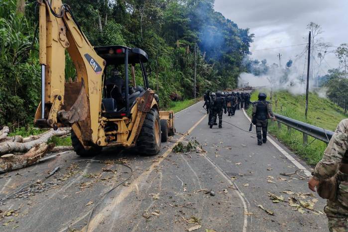 Fuegos artificiales y clavos: la resistencia en Punta Peña contra la operación ‘Omega’ Fuegos artificiales y clavos: la resistencia en Punta Peña contra la operación ‘Omega’