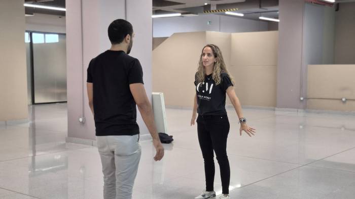 El actor Augusto Posso junto a la directora Carla Morely. El actor Augusto Posso junto a la directora Carla Morely.