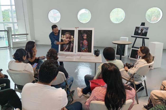 Las obras seleccionadas serán expuestas de forma presencial durante el festival. Las obras seleccionadas serán expuestas de forma presencial durante el festival.