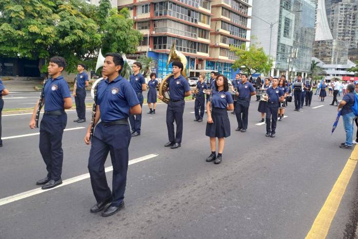 Las delegaciones estudiantiles son las protagonistas de los desfiles cívicos en todo Panamá, como parte de la celebración de las fiestas patrias. Las delegaciones estudiantiles son las protagonistas de los desfiles cívicos en todo Panamá, como parte de la celebración de las fiestas patrias.