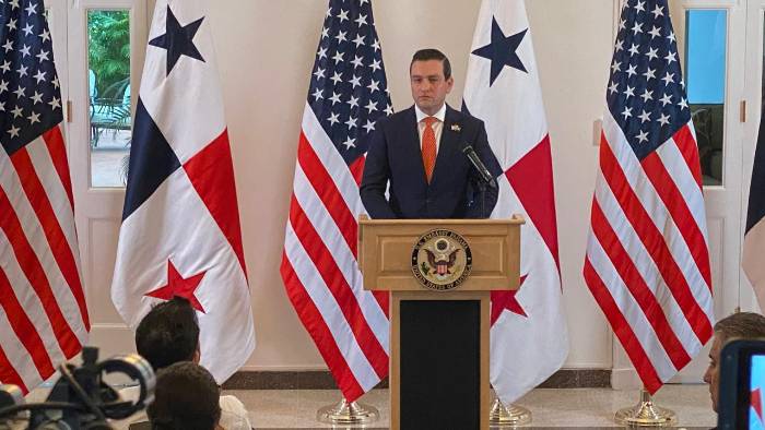 El embajador advirtió sobre los riesgos de la relación con China y destacó el compromiso de Estados Unidos con la estabilidad regional y el desarrollo conjunto con Panamá. El embajador advirtió sobre los riesgos de la relación con China y destacó el compromiso de Estados Unidos con la estabilidad regional y el desarrollo conjunto con Panamá.