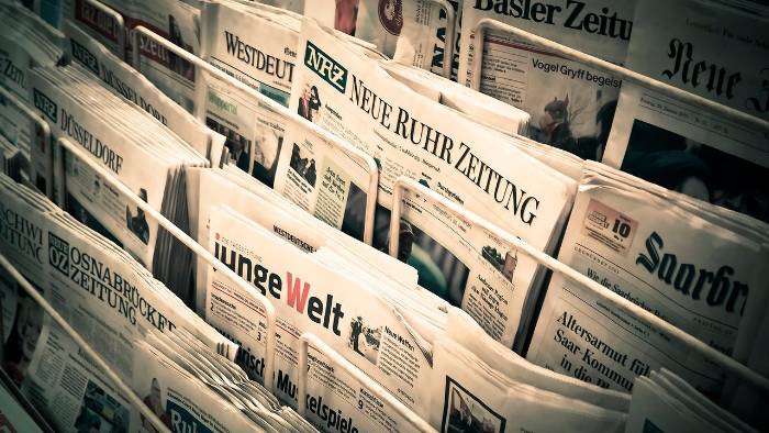 La comunicación social es el subsistema más importante del actual suprasistema ecónomo hegemónico ideológico neoliberal. La comunicación social es el subsistema más importante del actual suprasistema ecónomo hegemónico ideológico neoliberal.