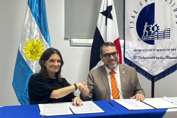 Anzilutti firmó el primer acuerdo de Noun Eventos en Panamá con la Universidad ISAE para formar a sus estudiantes en turismo inclusivo y planeación de eventos. Anzilutti firmó el primer acuerdo de Noun Eventos en Panamá con la Universidad ISAE para formar a sus estudiantes en turismo inclusivo y planeación de eventos.