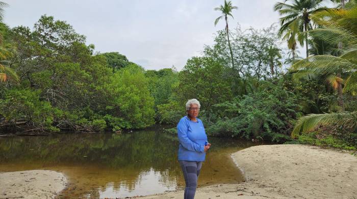 La Dra. Miryam Venegas lidera el estudio sobre ecología, hábitat y genética poblacional del cocodrilo americano.