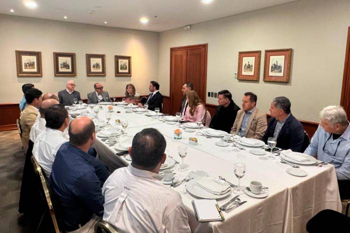Especialista en arroz conocen los avances del modelo colombiano en investigación, innovación y transferencia de tecnología al productor de arroz. Especialista en arroz conocen los avances del modelo colombiano en investigación, innovación y transferencia de tecnología al productor de arroz.