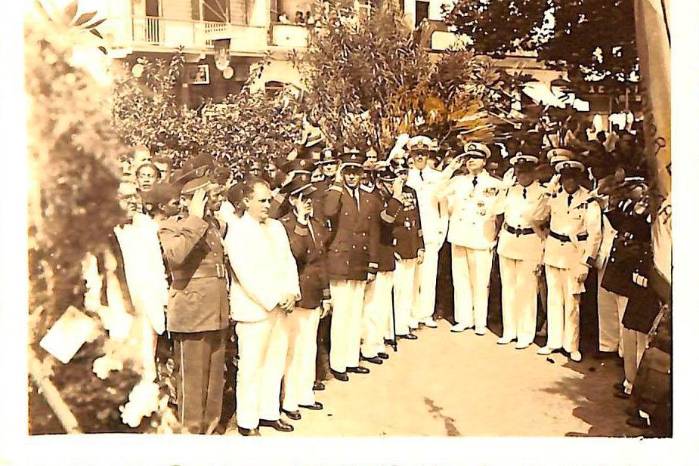 Entonación del Himno Nacional del Perú en ceremonia de homenaje en Panamá, 1937. Entonación del Himno Nacional del Perú en ceremonia de homenaje en Panamá, 1937.