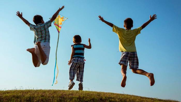 El misterio, el tiempo libre y el arte de mirar: regalos esenciales para la infancia El misterio, el tiempo libre y el arte de mirar: regalos esenciales para la infancia