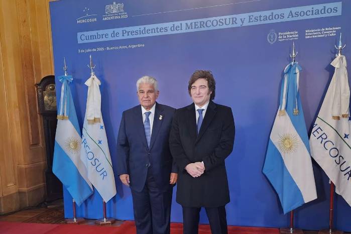 El presidente panameño, José Raúl Mulino, junto al presidente argentino, Javier Milei. El presidente panameño, José Raúl Mulino, junto al presidente argentino, Javier Milei.