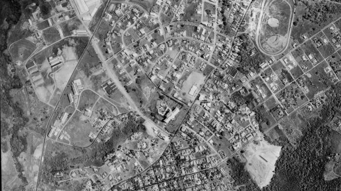 En esta fotografía aérea de 1957 se puede observar con claridad el desarrollo urbano que ya tenían ambos barrios para la fecha. En esta fotografía aérea de 1957 se puede observar con claridad el desarrollo urbano que ya tenían ambos barrios para la fecha.
