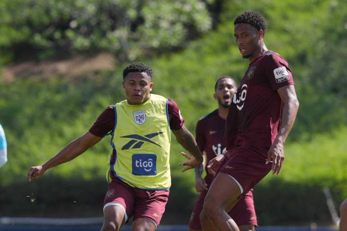 Jugadores de la selección de Panamá durante un entrenamiento previo a enfrentarse a Guatemala. Jugadores de la selección de Panamá durante un entrenamiento previo a enfrentarse a Guatemala.