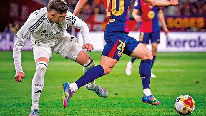 Si se trata de interpretar una partitura de juego excelsa, los dos equipos cuentan con intérpretes brillantes, pero las tensiones acumuladas pueden descarrilar el partido. Si se trata de interpretar una partitura de juego excelsa, los dos equipos cuentan con intérpretes brillantes, pero las tensiones acumuladas pueden descarrilar el partido.