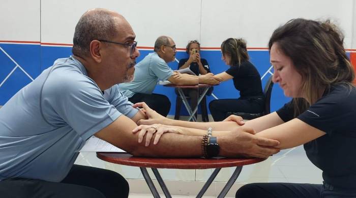 La obra la presenta el primer nivel del grupo de adultos de los cursos de teatro de Cobu Arte. La obra la presenta el primer nivel del grupo de adultos de los cursos de teatro de Cobu Arte.