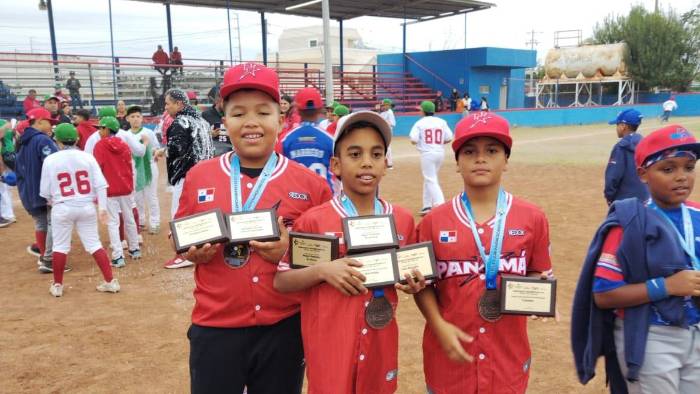 Niños peloteros. Niños peloteros.