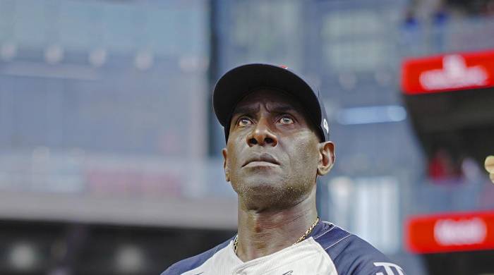 Fotografía sin fecha especifica de toma, cortesía de la Liga Mexicana de Béisbol, donde se observa al panameño Roberto Kelly, manejador de los Sultanes del Monterrey posando en México. Fotografía sin fecha especifica de toma, cortesía de la Liga Mexicana de Béisbol, donde se observa al panameño Roberto Kelly, manejador de los Sultanes del Monterrey posando en México.
