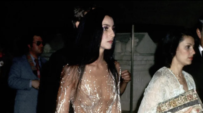 La cantante Cher en el Met Gala de 1979.