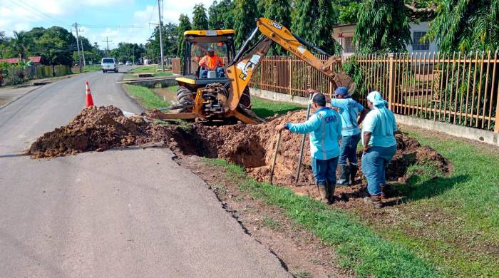 Trabajadores del Idaan atienden afectacción en Coclé. Trabajadores del Idaan atienden afectacción en Coclé.