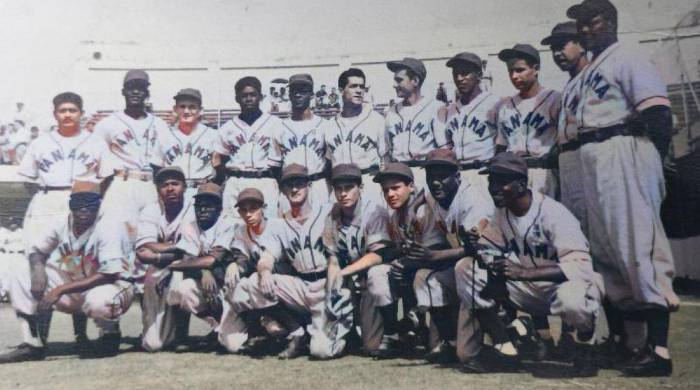 El profesor Guardia participó en la selección nacional de los años 50, con otras glorias de la pelota mayor. El profesor Guardia participó en la selección nacional de los años 50, con otras glorias de la pelota mayor.