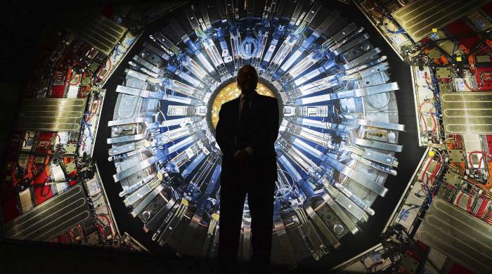 En la imagen de archivo, Peter Higgs posa en el Museo de Ciencias de Londres. En la imagen de archivo, Peter Higgs posa en el Museo de Ciencias de Londres.