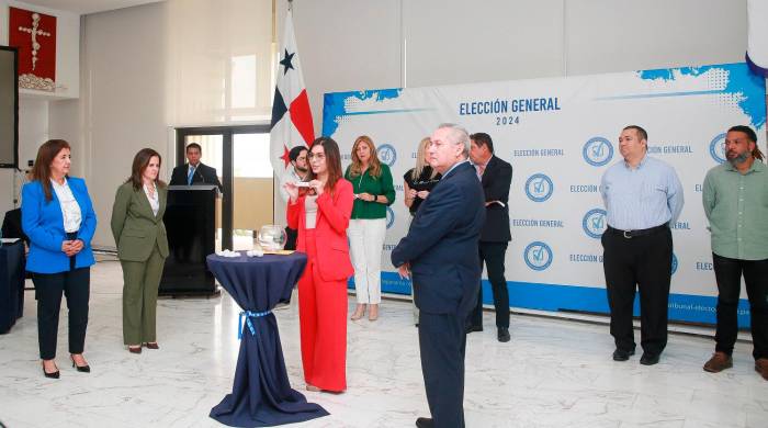 El debate presidencial es una oportunidad para que los candidatos presenten sus propuestas. El debate presidencial es una oportunidad para que los candidatos presenten sus propuestas.