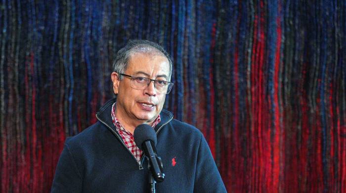 Fotografía cedida por la Presidencia de Colombia del mandatario Gustavo Petro durante la ceremonia de posesión de Luis Gilberto Murillo. Fotografía cedida por la Presidencia de Colombia del mandatario Gustavo Petro durante la ceremonia de posesión de Luis Gilberto Murillo.