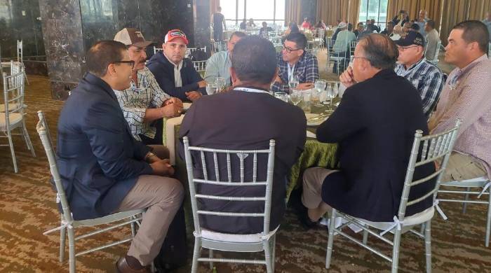 Vista de la reunión entre productores y autoridades en el Congreso de Arroz. Vista de la reunión entre productores y autoridades en el Congreso de Arroz.