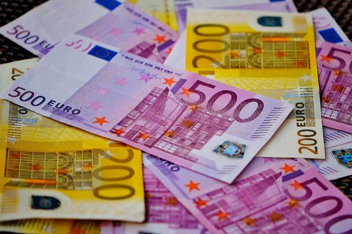 El Banco Central Europeo ha fijado el tipo de cambio del euro en 1,0756 dólar. El Banco Central Europeo ha fijado el tipo de cambio del euro en 1,0756 dólar.